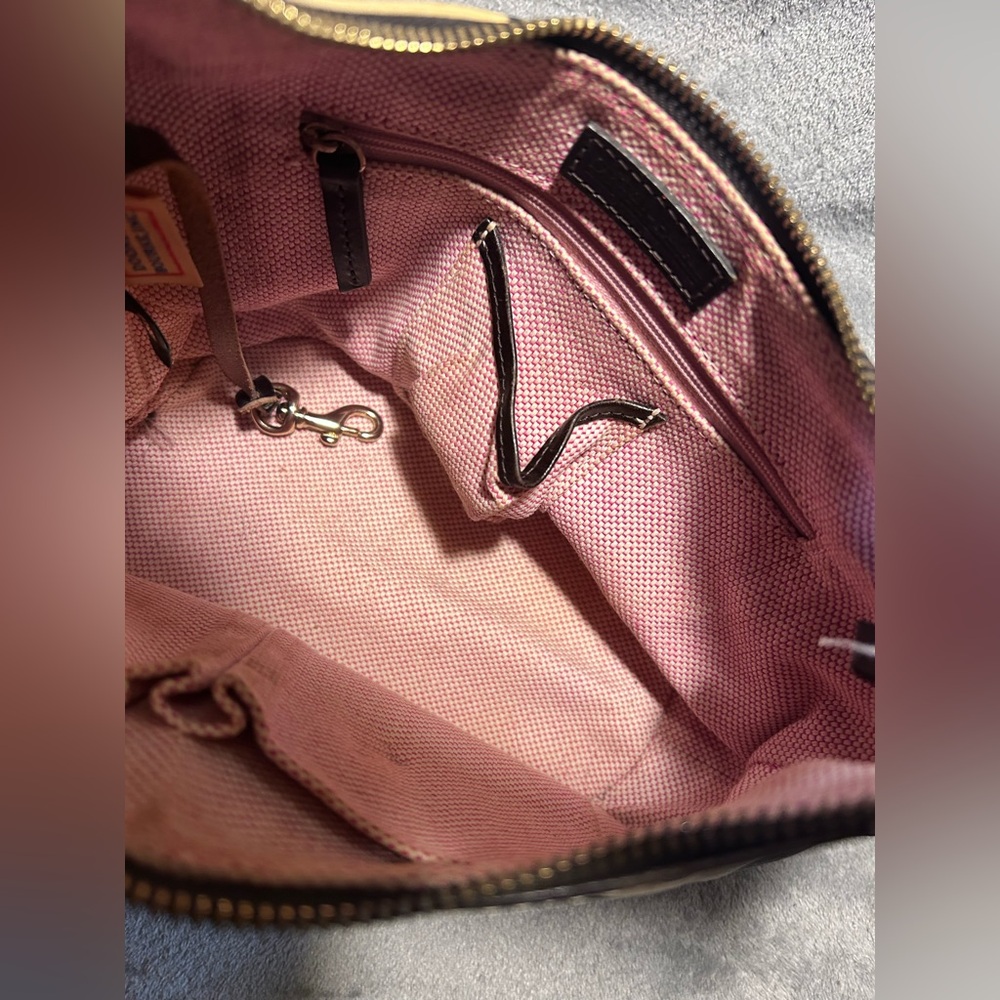 Dooney & Bourke Giraffe Print Hobo w/ Leather Strap & Trim and Gold Hardware - Picture 9 of 10